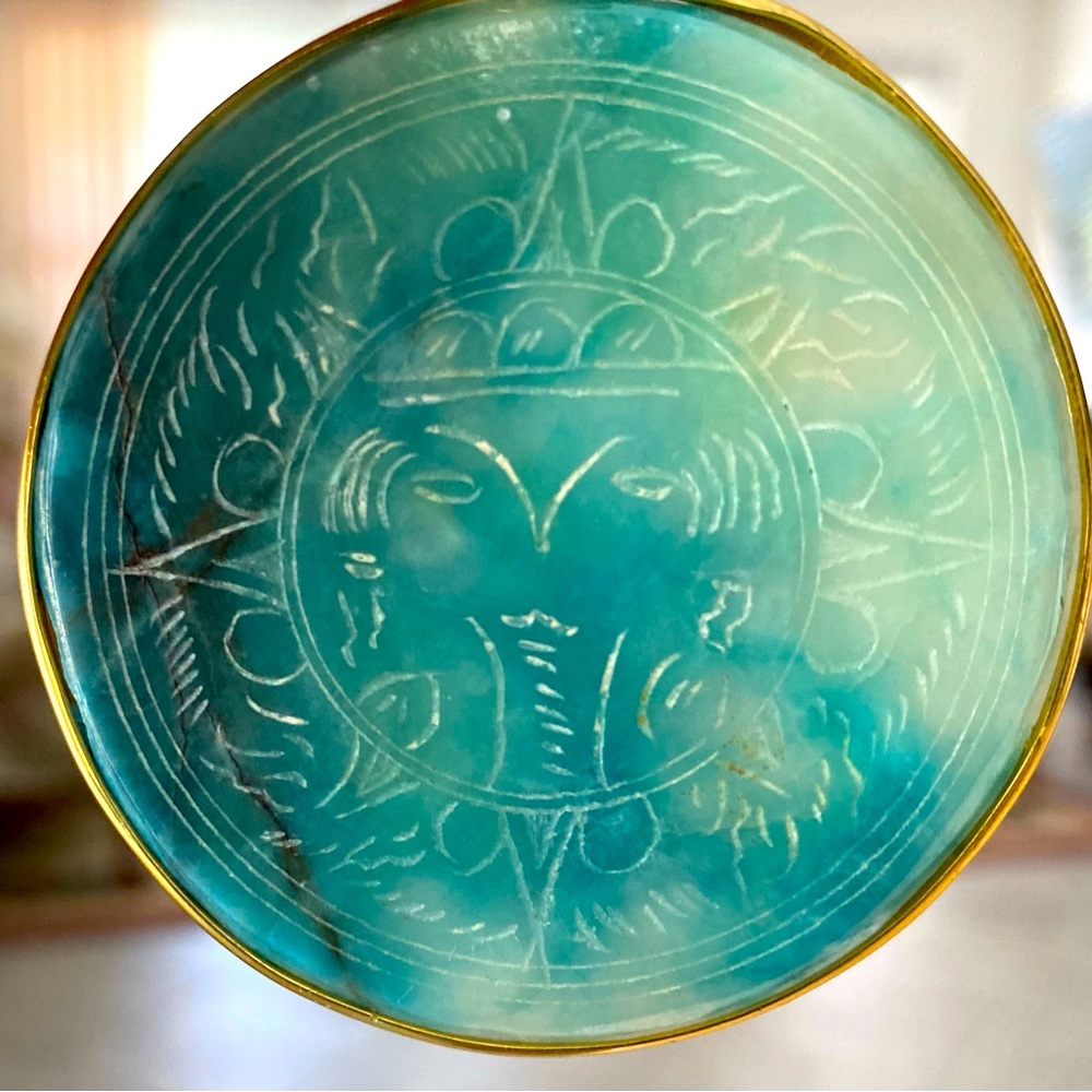 Vintage Aztec Sun God Etched Stone Pendant - Picture 2 of 6